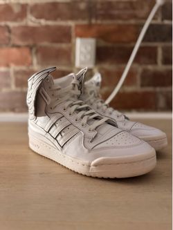 SNEAKER DUMP