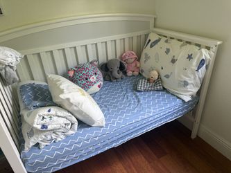 2 crib beds