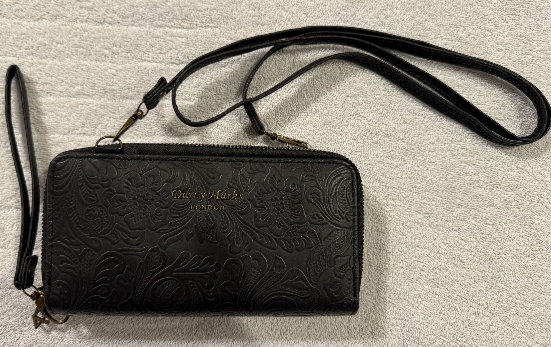 New Darcy Marks London Black Clutch/Purse – $15