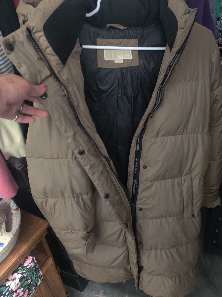 MICHAEL Michael Kors Taupe Hooded Puffer Coat sporty thumbhole cuffs