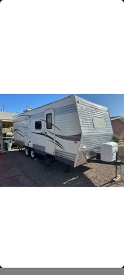 2008 Pioneer 21 ft  with slide out
