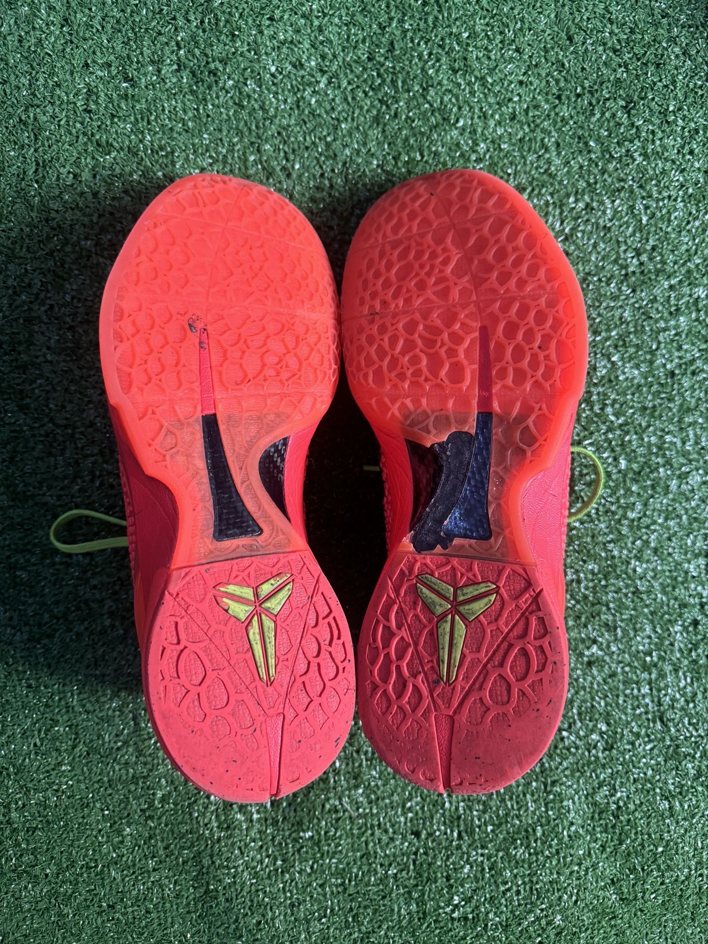 Kobe 6 Reverse Grinch