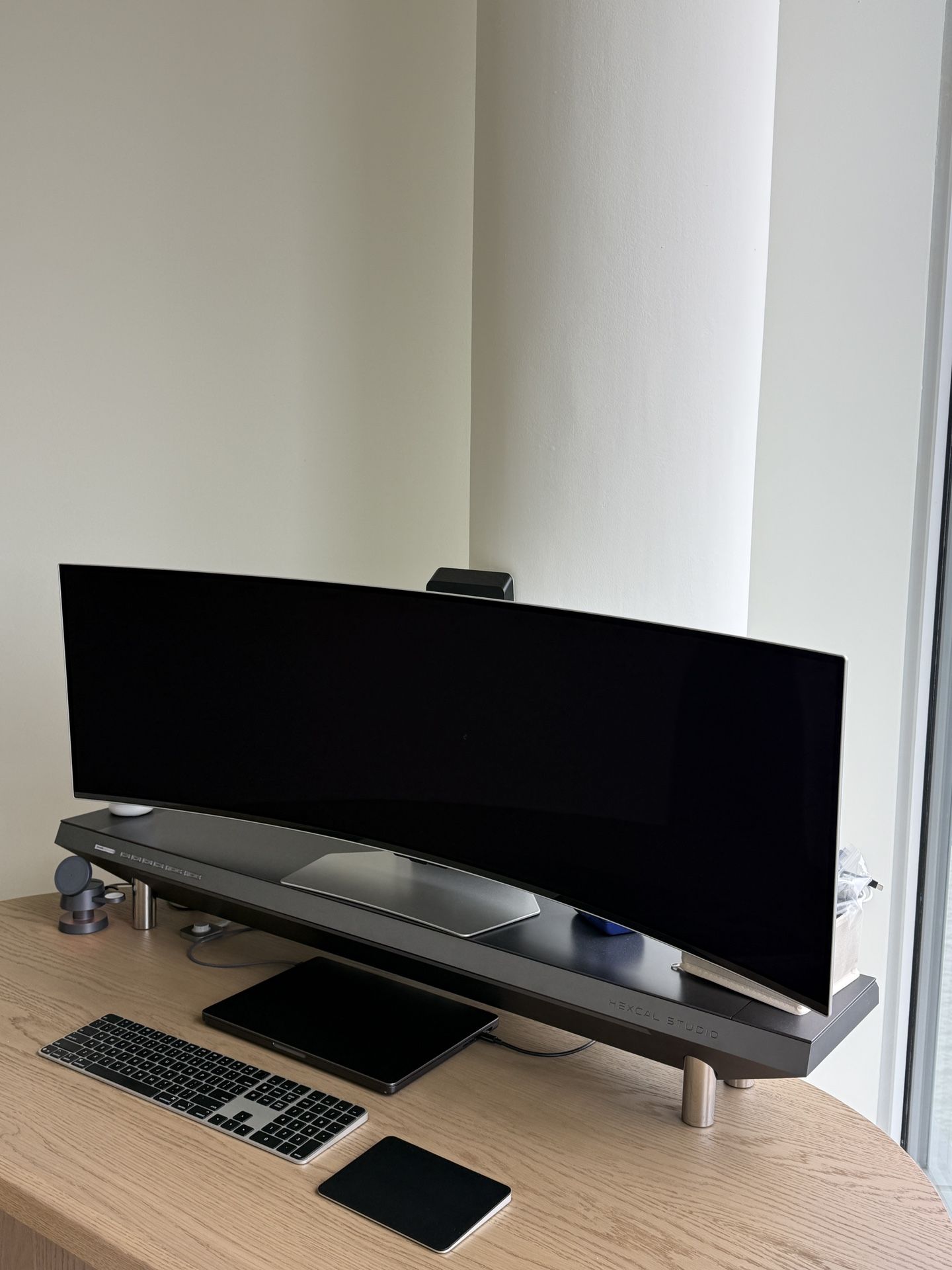 Samsung Monitor-49" Odyssey OLED G9 (G95SC) DQHD 240Hz 0.03ms G-Sync Compatible Curved Smart Gaming