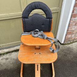The Svan Signet Essential High Chair - Cherry