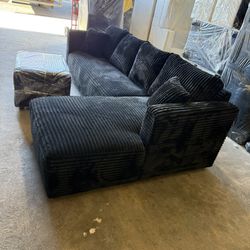 💥 Brand New Black Corduroy Sectional With Free Ottoman