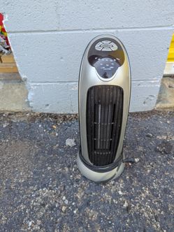 17 in Oscillating Ceramic Tower Heater