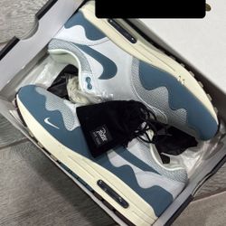 Nike Air max Patta Size 10.5 With Bracelet