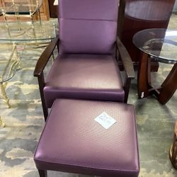 Chair With Ottoman 