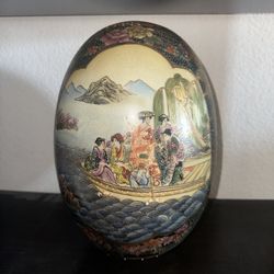 VINTAGE LARGE SATSUMA CHINA CERAMIC EGG MORIAGE GEISHA CERAMIC 12"