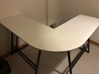 L-Shaped Computer Desk – White Top & Black Metal Frame