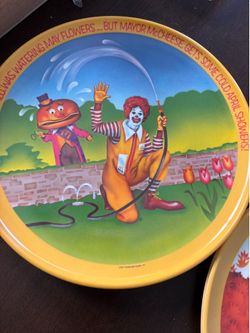 Set of 3 collectors plates. All 3/$10