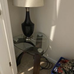 3 decoration tables and 2 lampshade