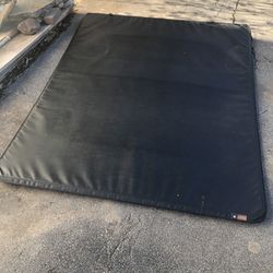 Tanneau  Cover For 07 Toyota Tacoma with 5ft Box.