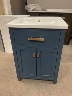 24” Blue Solid Wood Bathroom Vanity with Ceramic Top (V84)