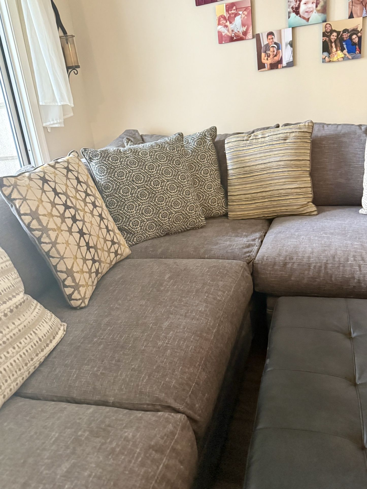 Cindy Crawford Palm Springs 4-Pc Sectional + Ottoman – Like New! Elevate Your Living Room Vibes!