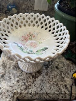 C.1890 CHALLINOR TAYLOR MILK GLASS PEDESTAL OPEN LATTICE FRUIT BOWL COMPOTE.