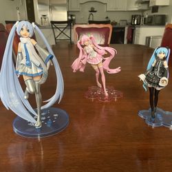 Anime Figures Hatsune, Sakura, Snow Miku and Ishibansho