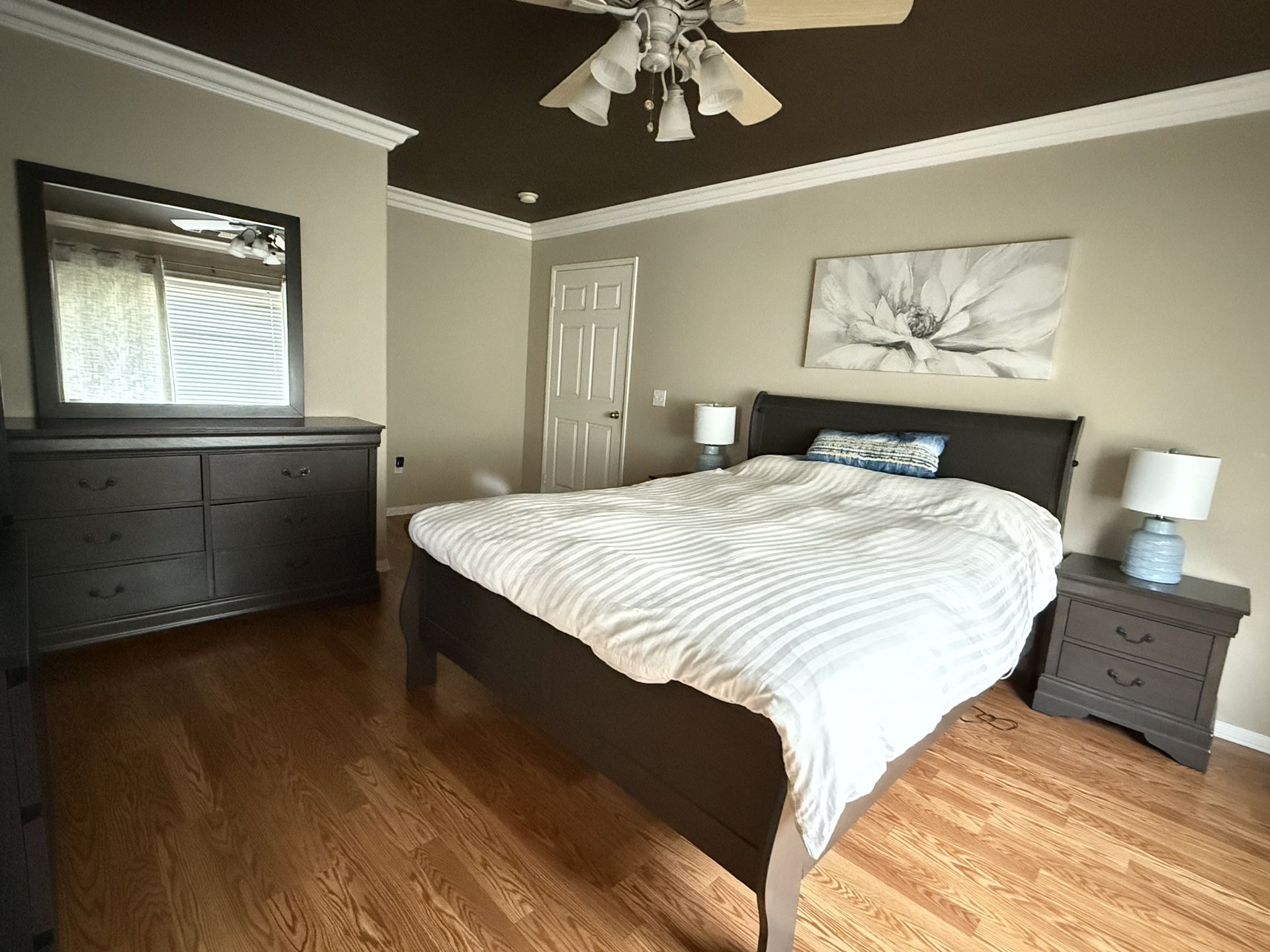 Bedroom Furniture (4-Piece)