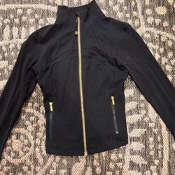 Black Gold cropped lulu