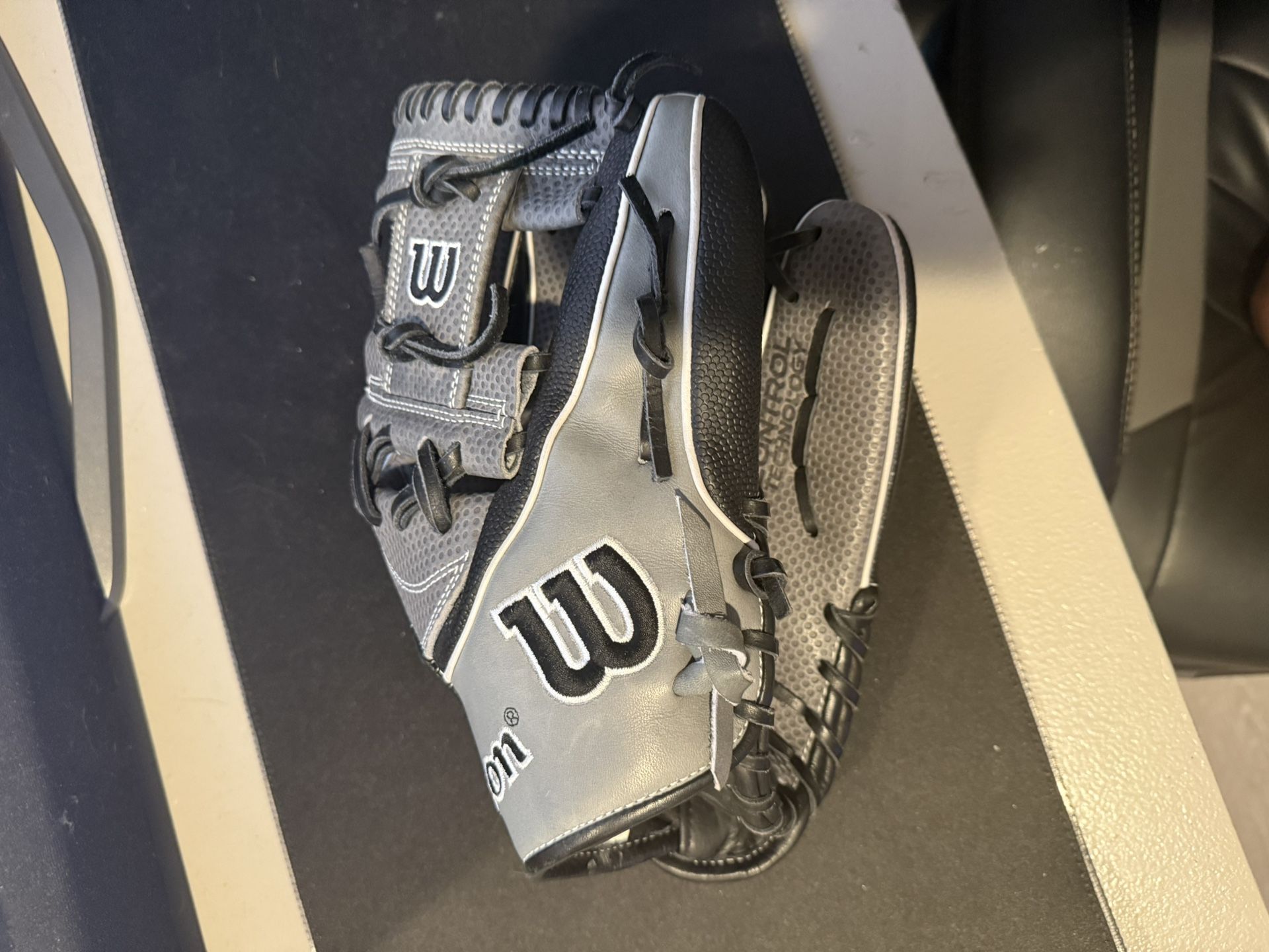 A2k baseball glove