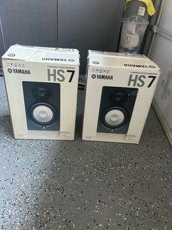 Yamaha HS7 Monitors