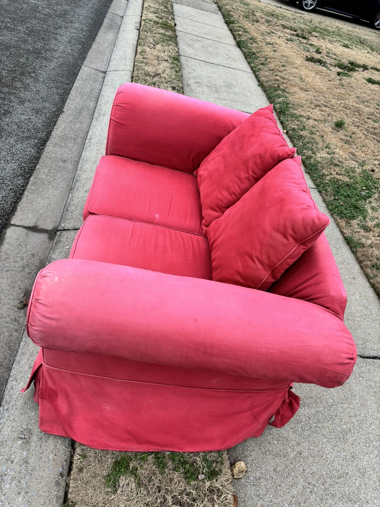 Curb Alert!! Free Couch 6/15
