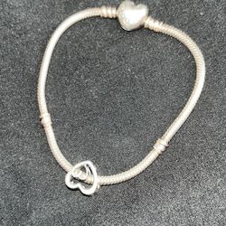 Pandora Bracelet With Mom Charm