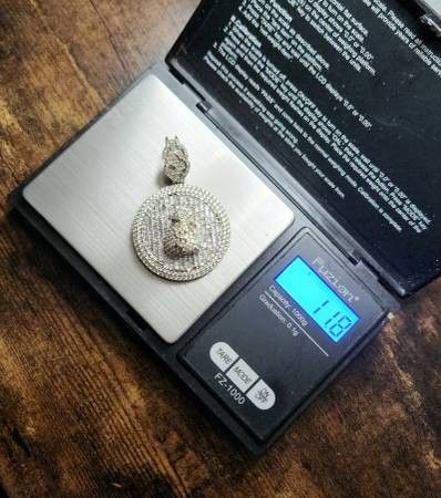 10k Real Gold 5.08 carat All Natural Diamonds 'MONEY BAG' Pendant. •Trade Available For Real Gold Items Only •NO deliveries, local meet only 