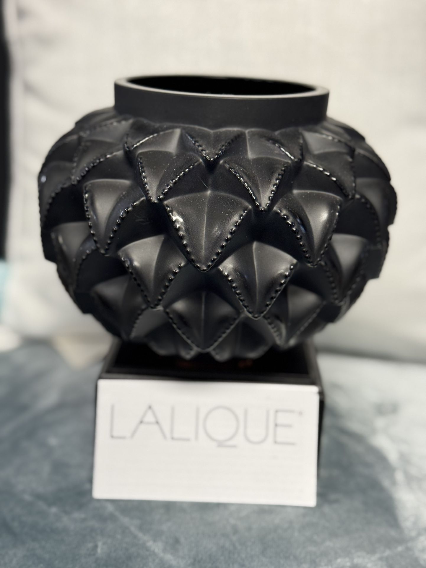Lalique Languedoc Small Vase Black 🔥🔥 NIB 🔥🔥 Won’t Last. Only One On EBAY