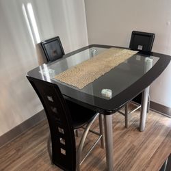 Dinning Table 