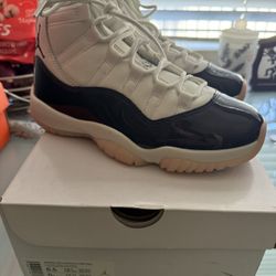 Air Jordan 11 “Neapolitan”