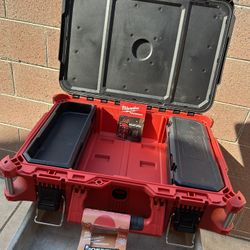 Milwaukee Pack Out Tool Box
