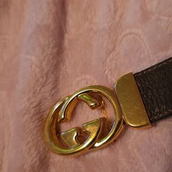 *Authentic* Size 65/26-27 Gold Buckle Gucci Belt
