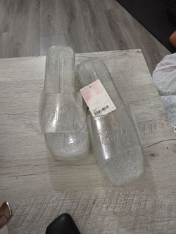 Shoes size 8
