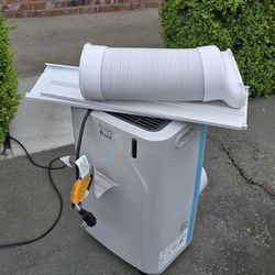 Selling 12k  Btu Delonghi Pinguino Portable Ac Unit 