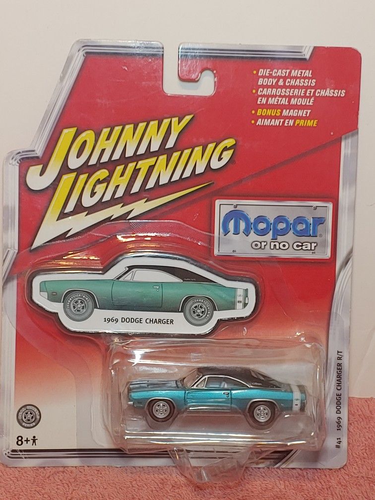 1:64 Johnny Lightning 1969 Dodge Charger R/T $5.00