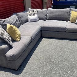 Large Gray Cindy Crawford Sectional Couch- Delivery Available 🚚