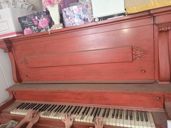 Antique Piano 