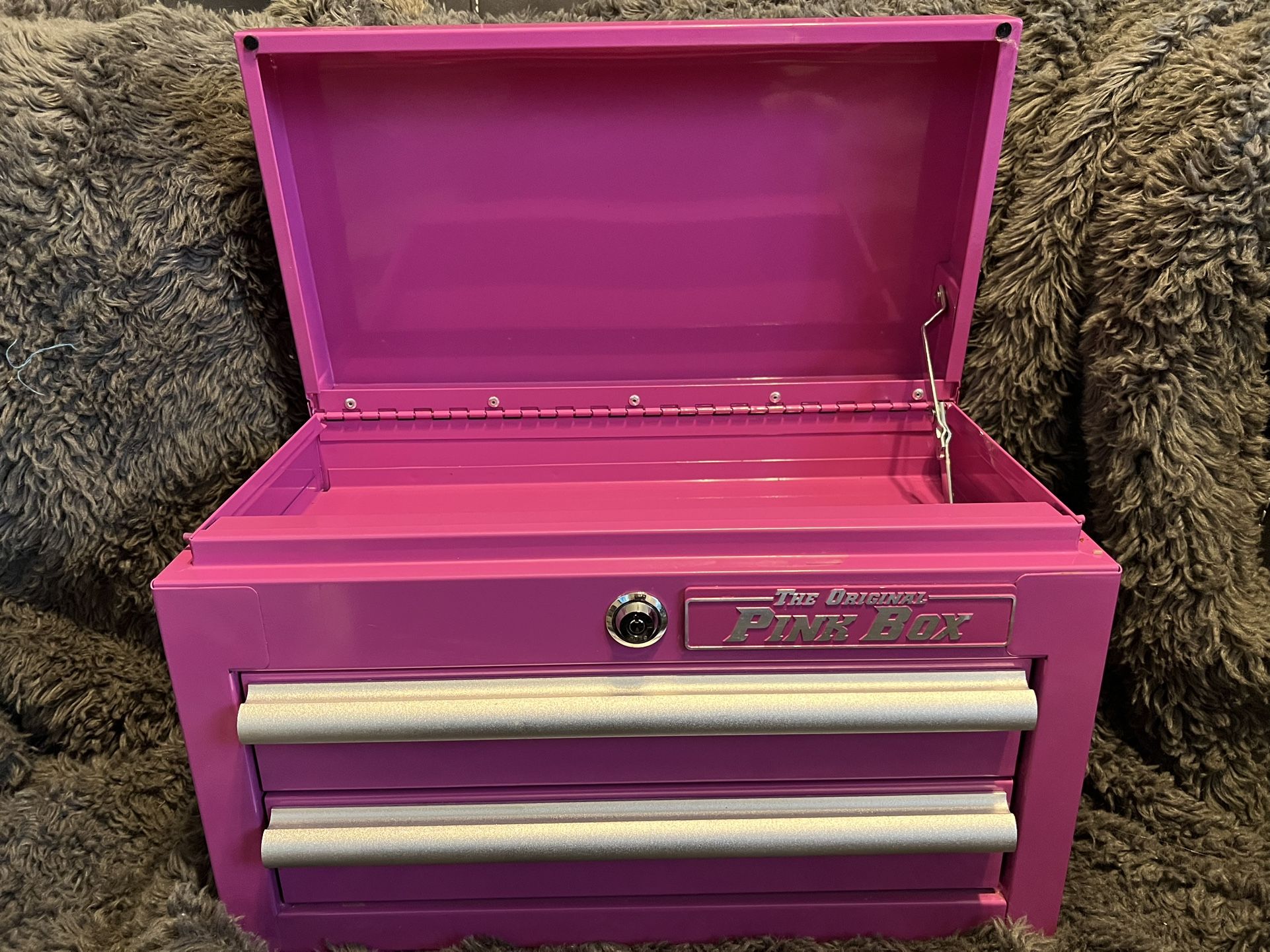 The Original Pink Box This 18-Inch 2-Drawer 18G Steel Mini Chest with Lid