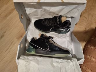 Brand New LeBron 21 Size 8 1/2