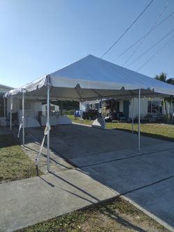 Tents r,e,n,t