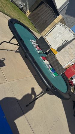 10 person poker table with chips