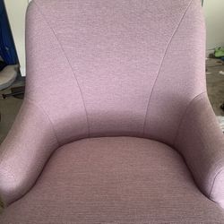 Comfy Pink Office Chair In Perfect Condition . Open To Any Offers 