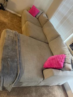 Large Sectional Sofa w/ Chaise
