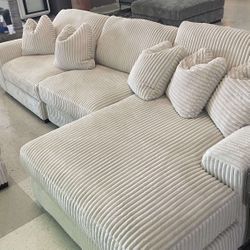 AP🎉 Cozy 3 Piece Sectional Couch With Chaise// Fast Delivery - Financing 