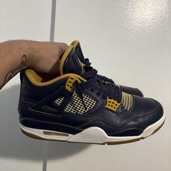 Men’s Jordan 4s Navy Blue Size 10.5 Still In Good Condition!