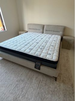 •  Elite Bamboo Luxe king  12” pillow top.      New mattress in a plastic sealed.     We offer same day delivery  Venta de colchones  ☎️📲call or Tex 