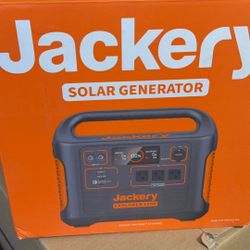 1800-Watt Output/3600W Peak Portable Solar Power Station Explorer 1500 Push Start Battery Generator for Outdoors/Camping