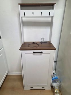 Trash cabinet