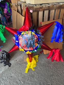 Justice league star bola piñata